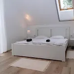 Arnyas * Замарди